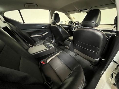 Used 2024 Nissan Altima 2.5 SR FWD image 12