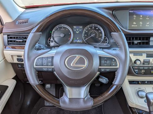 Used 2017 Lexus ES 350 w/ Luxury Package FWD image 14