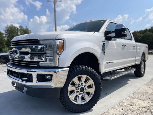 Used 2017 Ford F250 Lariat w/ Lariat Ultimate Package AWD/4WD image 3