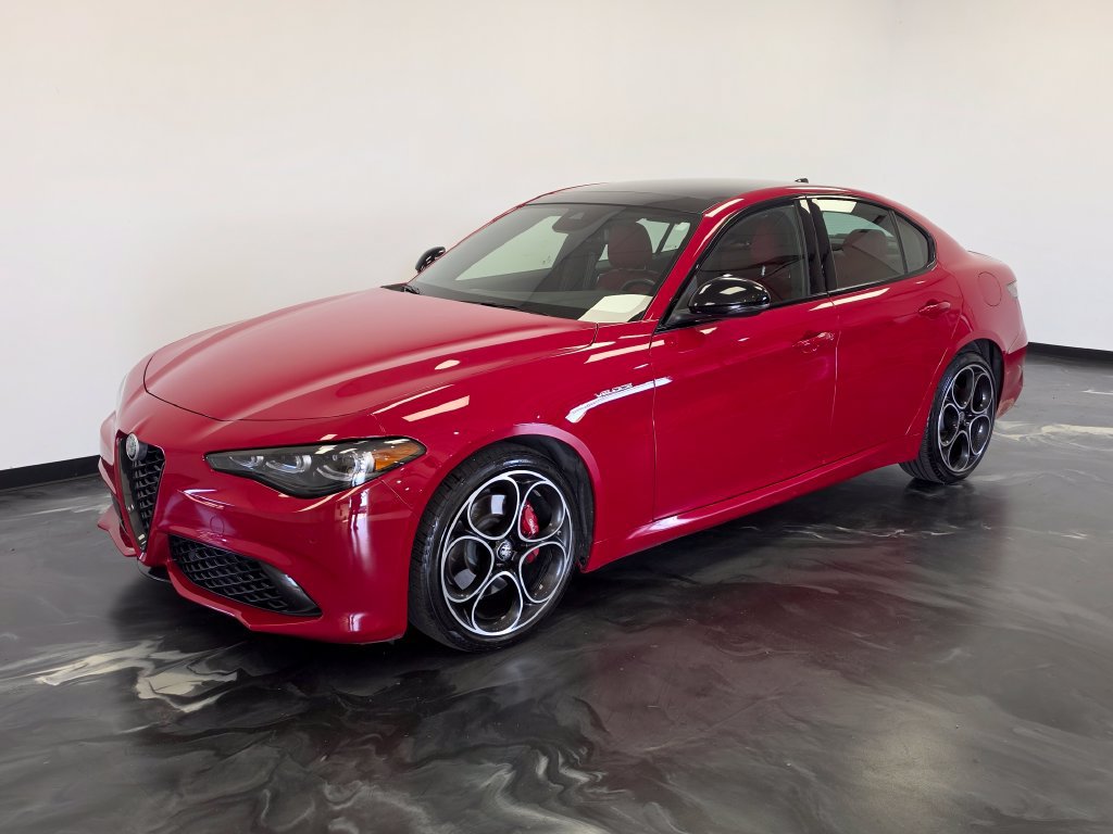 Used 2024 Alfa Romeo Giulia Veloce AWD/4WD image 23