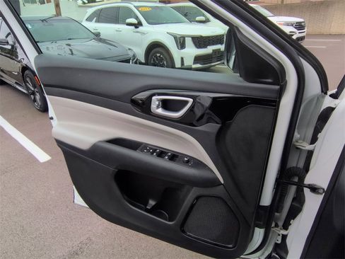 Certified 2024 Jeep Compass Limited image 19