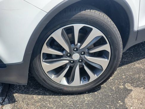 Used 2021 Buick Encore Preferred w/ Safety Package II FWD image 5