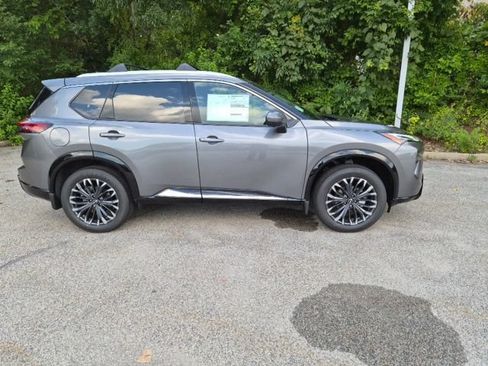 New 2026 Nissan Rogue Platinum AWD/4WD image 2