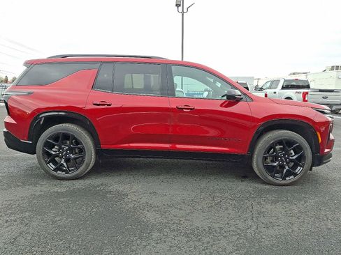 Used 2024 Chevrolet Traverse RS image 7