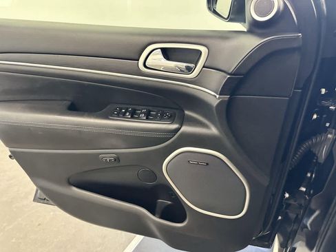 Used 2021 Jeep Grand Cherokee Summit image 16