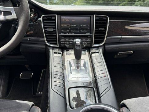 Used 2013 Porsche Panamera GTS AWD/4WD image 33