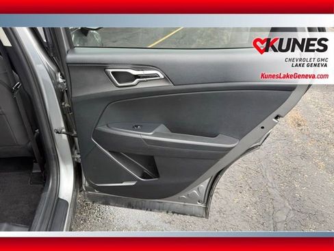 Used 2025 Kia Sportage LX AWD/4WD image 19