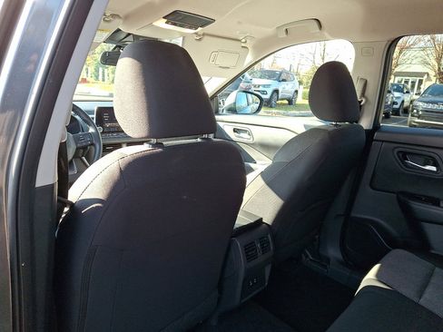 Used 2025 Nissan Rogue SV image 21