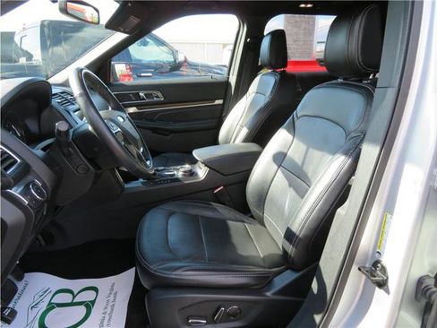 Used 2018 Ford Explorer Limited AWD/4WD image 4