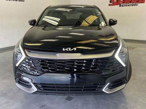 Used 2025 Kia Sportage EX image 8