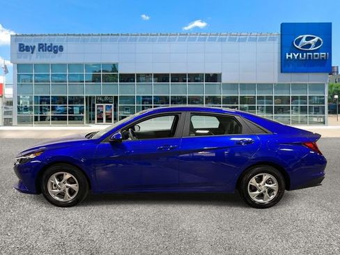 Used 2023 Hyundai Elantra SE FWD image 7