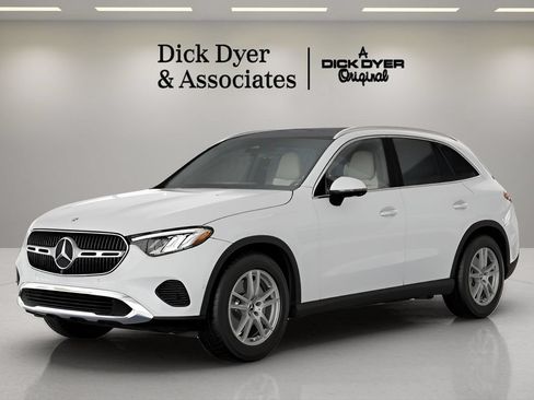 Used 2026 Mercedes-Benz GLC 300 image 29
