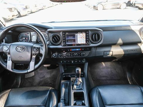 Certified 2022 Toyota Tacoma TRD Off-Road w/ TRD Premium Off Road Package AWD/4WD image 13