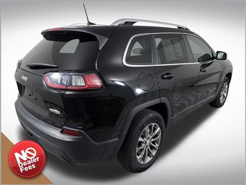 Used 2021 Jeep Cherokee Latitude Lux w/ Comfort/Convenience Group AWD/4WD image 3