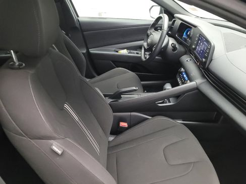 Used 2025 Hyundai Elantra Sport FWD image 21