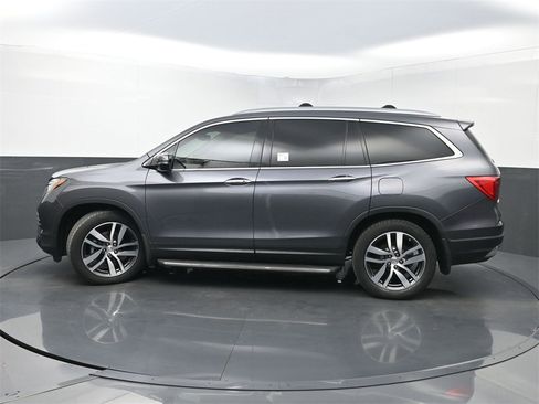 Used 2018 Honda Pilot Touring image 45