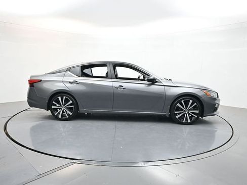 Used 2020 Nissan Altima 2.5 SR FWD image 8