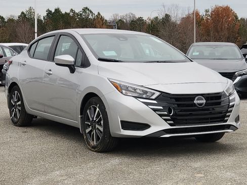 Used 2025 Nissan Versa SV w/ Trunk Package FWD image 2