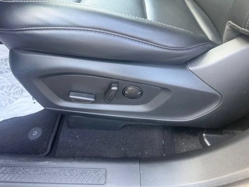 Used 2024 Ford Explorer XLT w/ Equipment Group 202A AWD/4WD image 17