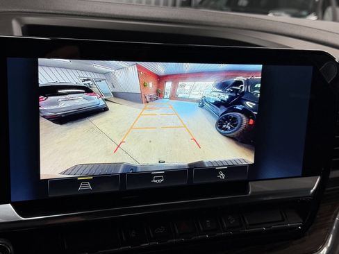 Used 2024 Chevrolet Silverado 2500 LT image 49