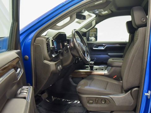 Used 2022 Chevrolet Silverado 1500 RST image 2