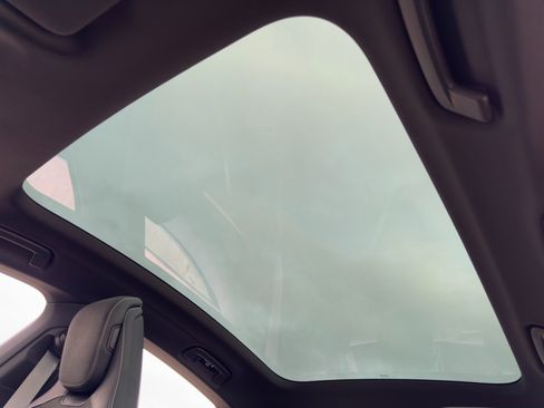 Used 2025 Porsche Taycan 4S w/ Premium Package image 12