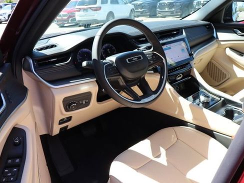 New 2026 Jeep Grand Cherokee L Limited AWD/4WD image 16