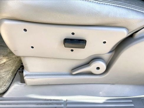 Used 2004 GMC Yukon XL SLT w/ Preferred Equipment Group image 25