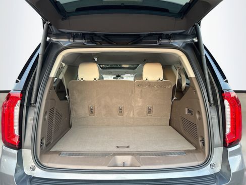 Used 2021 GMC Yukon XL Denali image 12
