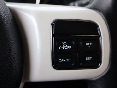 Used 2015 Jeep Wrangler Unlimited Sahara image 29