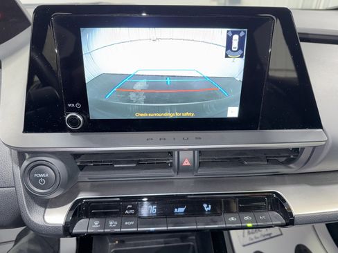 Used 2024 Toyota Prius LE image 20