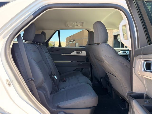 Used 2025 Ford Explorer Active RWD image 19
