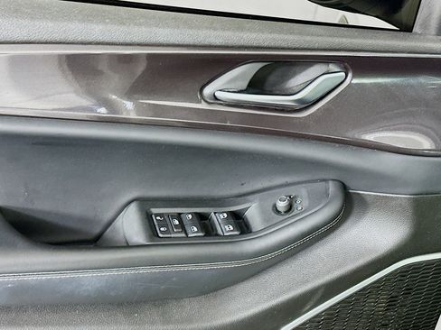 Used 2022 Jeep Grand Cherokee L Laredo image 15