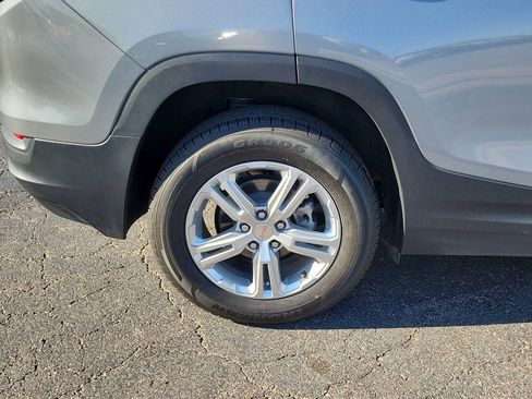 Used 2024 GMC Terrain SLE image 7