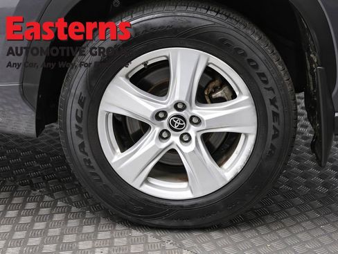 Used 2022 Toyota Highlander LE image 8