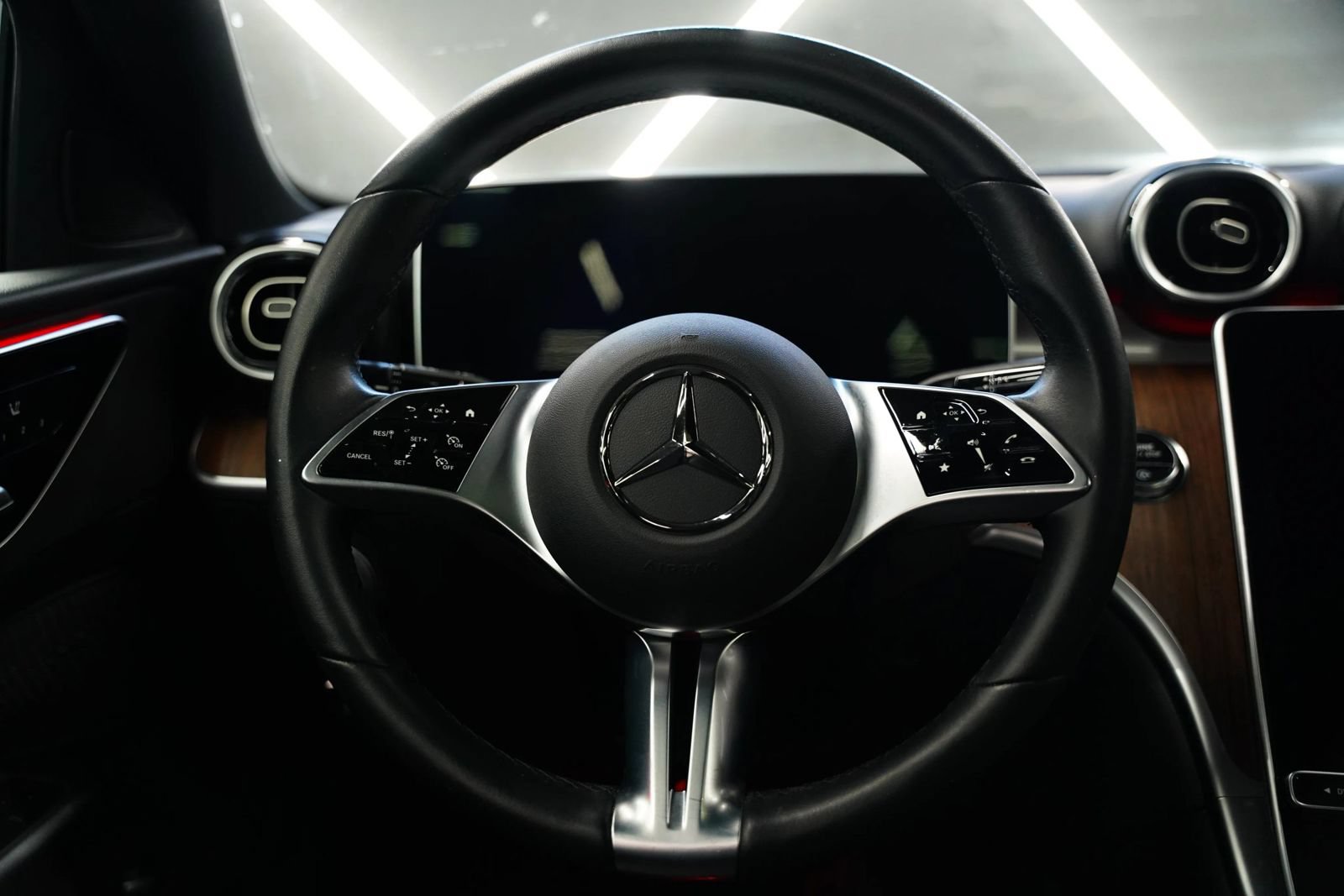 Used 2024 Mercedes-Benz C 300 4MATIC Sedan image 32