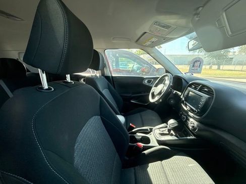 Used 2021 Kia Soul S FWD image 7