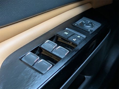 Used 2023 Lexus ES 350 w/ Accessory Package (Z2) image 29