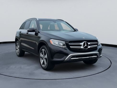 Used 2018 Mercedes-Benz GLC 300 image 2