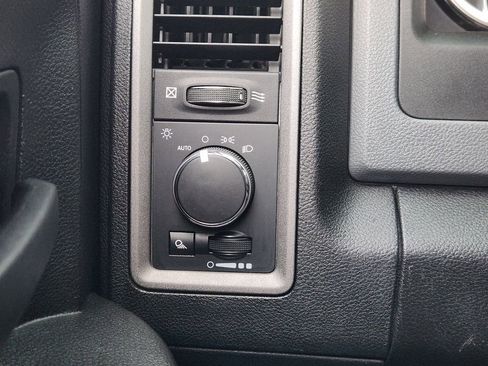 Used 2019 RAM 1500 Tradesman w/ Chrome Plus Package RWD image 20