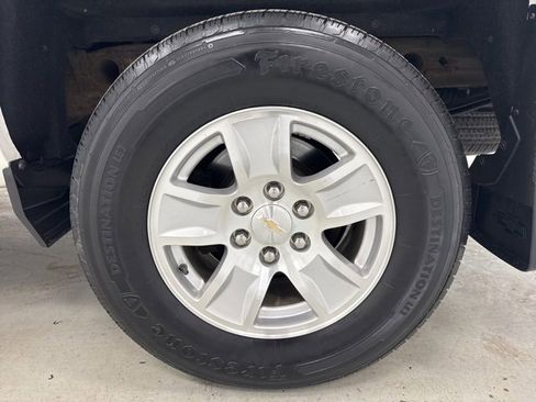 Used 2018 Chevrolet Silverado 1500 LT w/ All Star Edition image 32