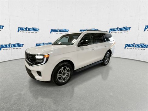 New 2025 Ford Expedition Active image 5