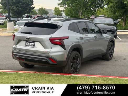 Used 2025 Chevrolet Trax RS w/ Sunroof Package FWD image 7