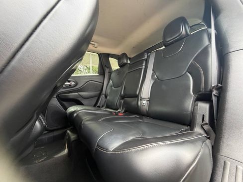 Used 2016 Jeep Cherokee Limited FWD image 18
