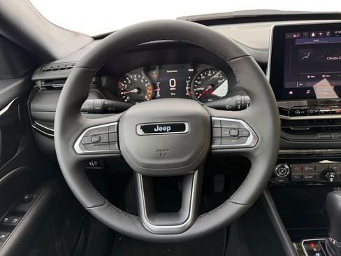 New 2026 Jeep Compass Latitude image 12