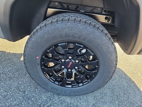 New 2026 GMC Canyon Elevation image 8