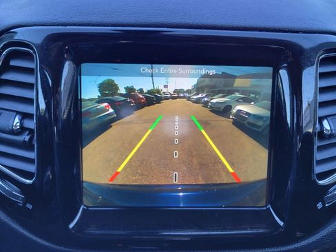 Used 2018 Jeep Compass Limited w/ Navigation Group FWD image 27