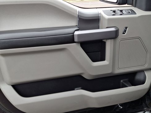 Used 2020 Ford F150 XLT w/ Equipment Group 302A Luxury image 12