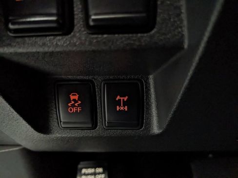 Used 2025 Nissan Frontier PRO-4X AWD/4WD image 15
