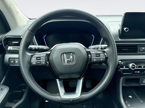 Used 2023 Honda Pilot Touring image 12
